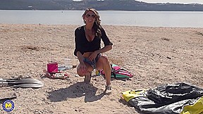 Hot Milf Abby Marie Loves Flashing Her Big Pussylips On The Beach – MatureNl