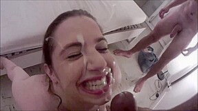 mes deux mecs vont me cracher leur jus au visage