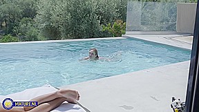 Stepdaughter Marina Gold Eating Her Stepmom Julia North’s Wet Pussy On Vacation Under The Sun – MatureNl