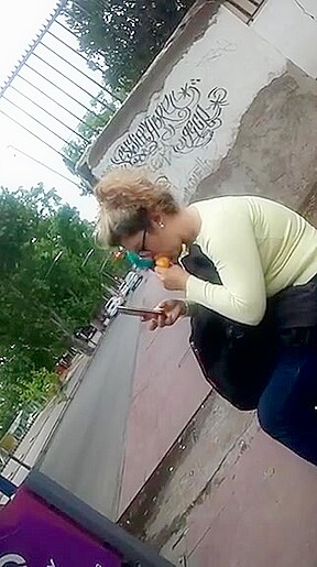 Culona La chupa en la via publica