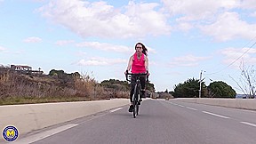 Young Guy Picking Up A Mom To Fuck Her At Home – MatureNl