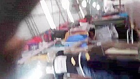 Morocha hermosa en el outlet de sarandi