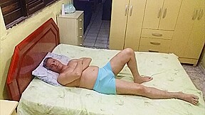 Dormindo Gostoso Com o Pau Duro 003