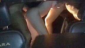 prise par deux mecs dans la voiture