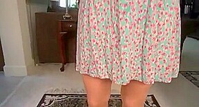 Little kiss muffin: nympho milf undresses for you