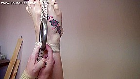 Amanda – Nude & Suspended