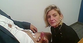 ma femme me tire une pipe au travail