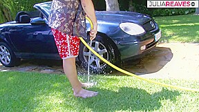 Hot Girl Gets Fingered Then Fucked Hard By A Huge Cock – JuliaReaves