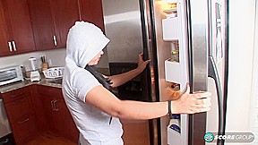 Isabella gets too hot and has to pour cold water on her firm tits and juicy slit before masturbating. – Isabella de la Cruz – NaughtyMag