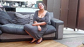 A Sexy and Candid Interview with Curvy Brunette MILF Cassy