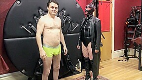 Ballbusting: Mistress Natasha Poole destroys the testicles of Andrea Dipregrave;