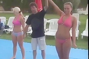 Brunette vs Blonde Bikini Brawl catfight