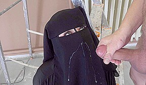 Cayla Lyons & Steve Q in Muslim Girl Shags With Lazy Painter – Porncz