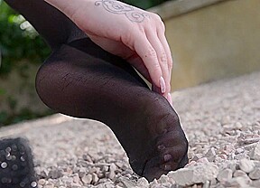 Endless Ass Gapes – Foot Fetish Brit Poses in Pantyhose