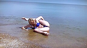 Flexi Beach Workout – Watch4Fetish