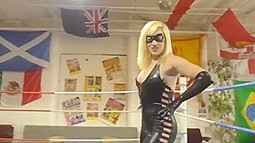 Heroine costume wrestling