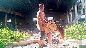 il adore m amener baiser dans des squats