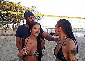 Kelly Oliveira And Caroleta Picked From A Beach In Rio, Then