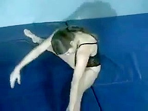 Wrestling Strapon 2v1