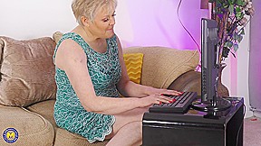 Big Breasted Mature Amanda Loves To Play With Herself – MatureNl