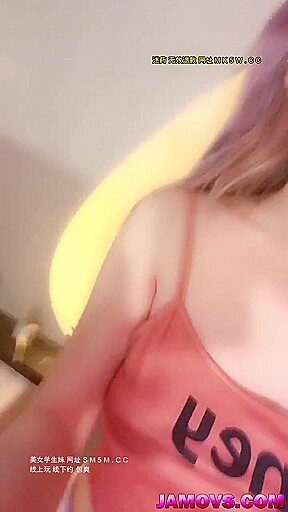 Chinese Cutie Masturbating