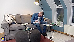 Horny Milf Tries To Cure Her Stepsons Gaming Addiction – MatureNl