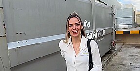 l epiciere espagnole se tape un touriste francais