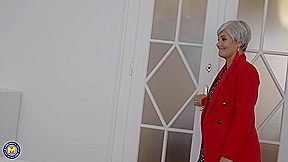 Old And Young Lesbians Arwen And Eva Elle Make Each Other Squirt – MatureNl