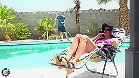 Sexy Milf Sofie Marie Suns Her Hardbody And Seduces The Poolboy Into Fucking Her Hard – MatureNl