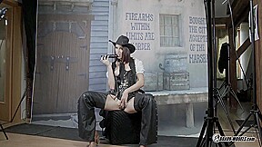 404 – Photoshoot Backstage With Victoria Daniels