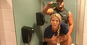 l infirmiére nique dans les chiottes