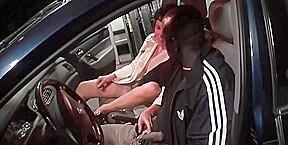 mature sexy pompe un black a la station service