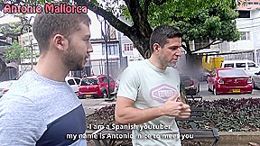 Showing How to Pick up Hot Girls in Public to My Colombian Friend