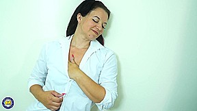 Big Ass Milf Fuckes Herself And Fingers Herself – MatureNL