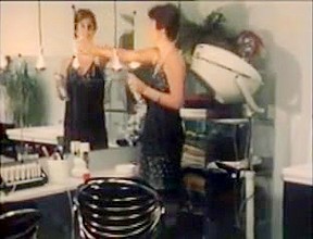 CC E 513 Lesbian salon