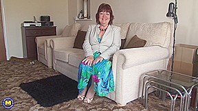 Curvy British Granny Playing With Her Pussy – MatureNL
