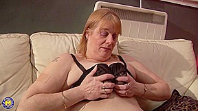 Horny Bbw Masturbating On The Couch – MatureNL