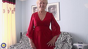 Horny Grandma Shows Her Naked Body – MatureNL