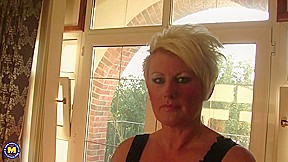 Mature Housewife Spread Her Pussys – MatureNL